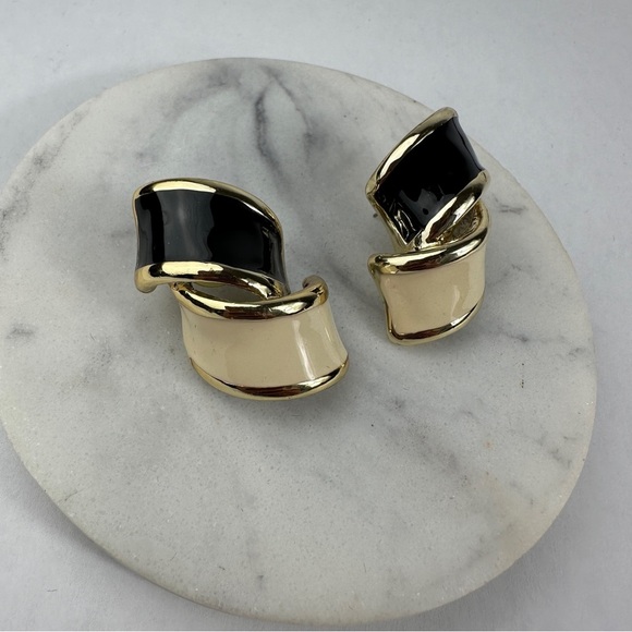 Vintage Earrings - Picture 2 of 5